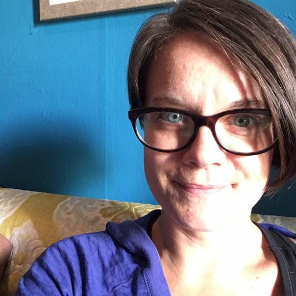Meet your Posher, Stephanie - Picture 1 of 1